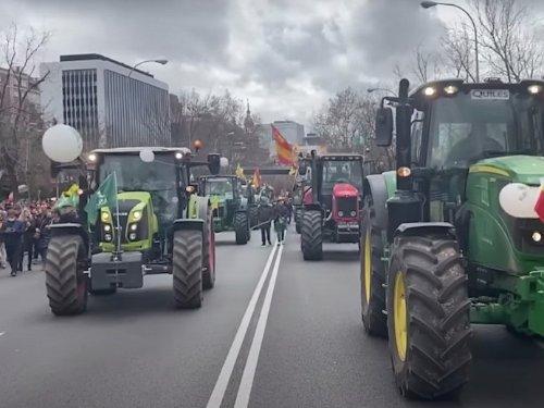 Manifestantes en defensa del mundo rural en Madrid, el 20 de marzo. RTVE